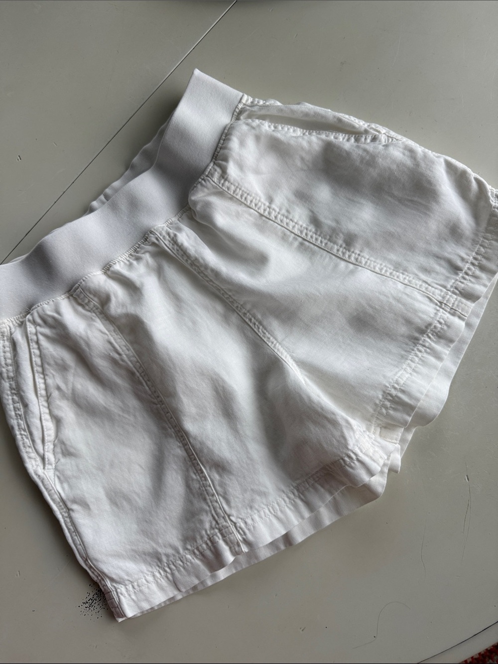 Faherty White Women's Elastic-Waist Shorts